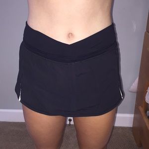 Lululemon black skirt